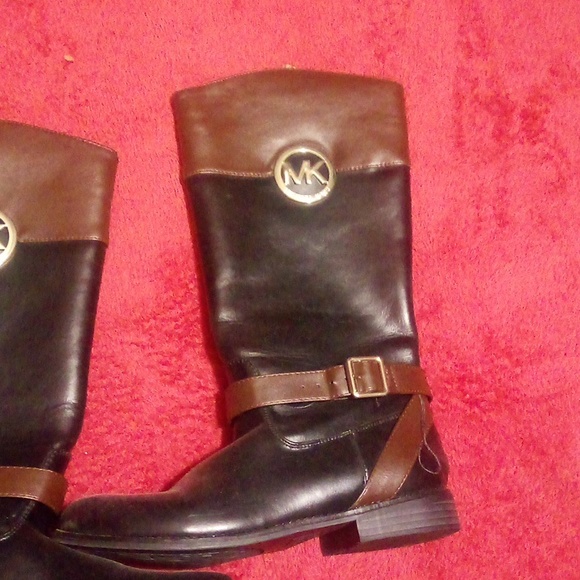 Women's Micheal Kors - Picture 3 of 4